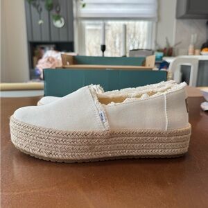 TOMS Valencia White Canvas Footwear